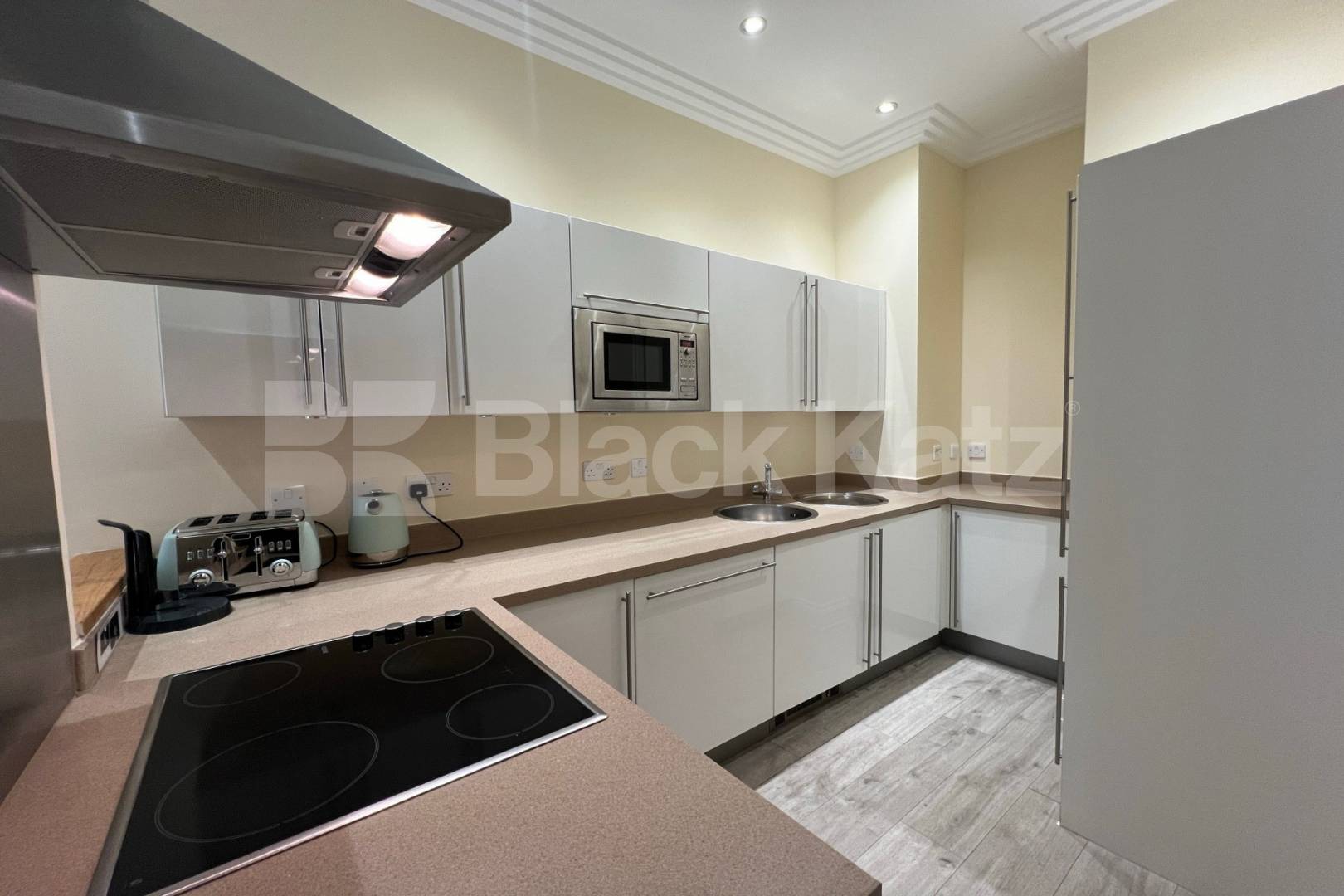 Riverfront One-Bed Apt for Rent: Bright, Modern Living with Balcony Views Dean Ryle Street , Westminster